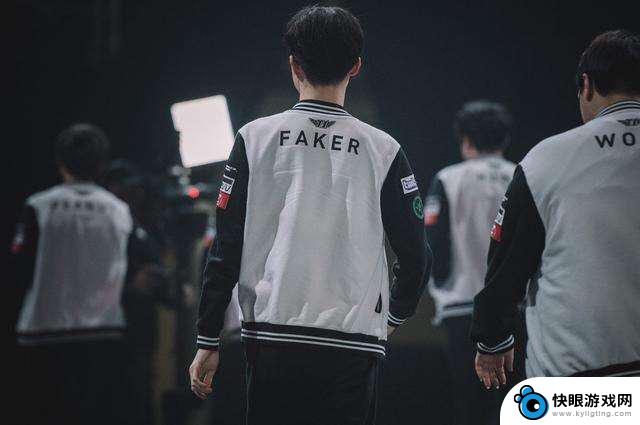 Faker 获得名人堂定制奔驰，电竞传奇再添光辉